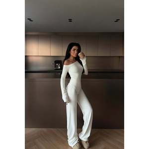 Traje Blanco Elegante para Mujer, Diseño de Mono y Traje de una Pieza Estilo Kendrick - Product Image 2