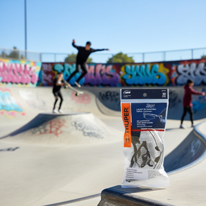 Lunettes de sécurité anti-buée Truper LESP-ST avec lentille en polycarbonate et conception en plastique pleine monture pour la protection sur les chantiers de construction - Product Image 2