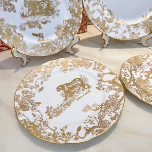 Juego de Platos de Porcelana de Hueso de Diseño Dorado Europeo de Alta Gama, Platos con Estampado de Tigre para Bodas - Product Image 4