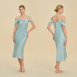 Abito da <span class=keywords><strong>Notte</strong></span> con Rifiniture in Piume Effetto Raso, Vestito a Sottoveste con Spalle Scoperte per la <span class=keywords><strong>Notte</strong></span> di Nozze - Product Image 5