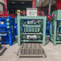 Machine à fabriquer des briques en ciment semi-automatique à haute efficacité, machine à fabriquer des briques personnalisée avec moteur 220v à vendre