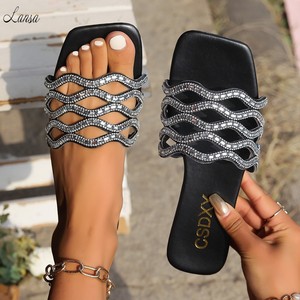 <span class=keywords><strong>Sandalias</strong></span> de Moda al por Mayor con Pedrería y Cuentas, Diseño Multicolor, Tiras Cruzadas, Punta Cuadrada, Ligeras, Suela Plana de PU, Fáciles de Poner - Product Image 1