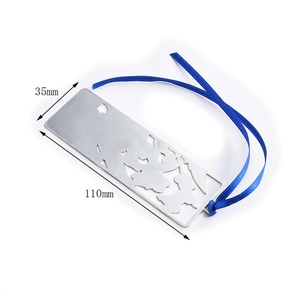 Marcapáginas de Diseño Único en Color Azul con Grabado Hueco y Borla, Regalo Navideño - Product Image 6