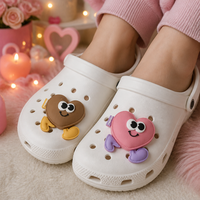 Breloques en PVC souple en forme de cœur HS27 personnalisées pour chaussures, fleurs, boutons, accessoires décoratifs mignons pour enfants et adultes - Vente en gros