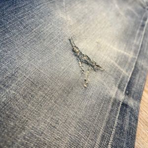 YAXI Manufacturer High Quality Men's Distressed <strong>Jeans</strong> Hot Selling Vintage Selvedge <strong>Denim</strong> Mid Waist Straight Trousers 100% Cotton - Product Image 4