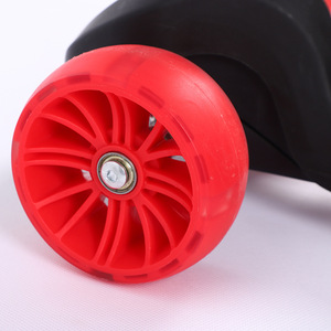 Trottinette enfant Diyuan avec repose-pieds pliable et lumières, pour enfants de 3 à 6 ans, bleu, noir, rouge, rose, violet - Product Image 2