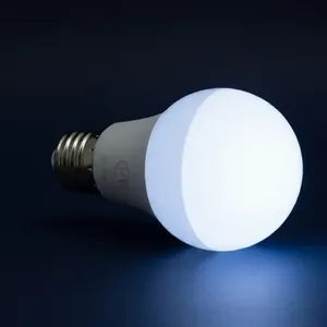 Kit di 10 lampadine LED da 10 W, luce bianca fredda, base universale, 6500 K - Product Image 3