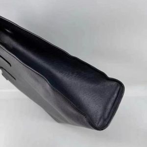 กระเป๋าถือผู้หญิงสไตล์เรโทรสุดหรู ขนาดใหญ่ รับทำโลโก้ ฟังก์ชั่นหลากหลาย เรียบง่าย น้ำหนักเบา หนังแท้ ดีไซน์เนอร์แบรนด์ - Product Image 3