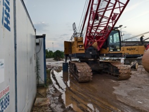 Grúa Oruga SANY SCC750 Usada de 75 Toneladas para Construcción Portuaria, Usada en Vietnam, Se Vende Muy Bien - Product Image 3