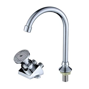 Ziekenhuis Koperen Vloer Gemonteerde Voet Ventielkraan Medisch Laboratorium Bediende Bekkenkranen Met Keramische Klepkern Voor Gebruik In De Sportschool - Product Image 1