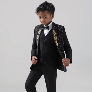 British Tailoring per ragazzi Set smoking ricamato in oro per bambini Performance di scena per bambini 5 pz con papillon - Product Image 2