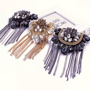 Premium Frisado Ombro Acessório Party Wear DIY Moda Rhinestone Lantejoula Broche Emblema De Metal Plástico Ombro Flor Vestuário - Product Image 6