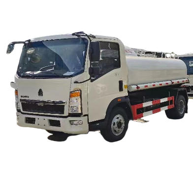 HOWO 4x2 6000 Liters Water Tank