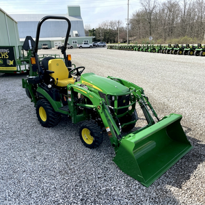 Tractor Agrícola Compacto John Deere de Alta Calidad, Otro Tractor de Arrastre Manual HP con Cargador Frontal y Retroexcavadora, 1600 kg - Product Image 1