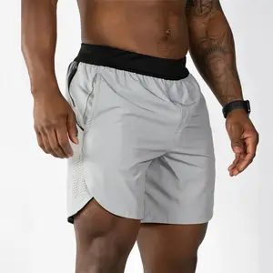 Новое поступление, высококачественные дышащие сетчатые беговые шорты на заказ с вставкой из переработанной быстросохнущей полиэфирной ткани и спандекса, мужские тренировочные шорты для спортзала