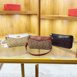 Bolso Bandolera de Mujer Estilo Vintage Francés, Material PU Duradero, Bolso de Hombro Cuadrado Pequeño, Diseño Único con Remaches, Lindo Bolso de Poliéster para Dama - Product Image 6