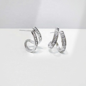 Boucles d'oreilles pendantes de luxe en argent sterling 925 plaqué or, zircon taille baguette géométrique, pour femme, idéales pour les fêtes et mariages. - Product Image 2