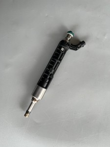 Injecteur de carburant 5281483AA pour Jeep Grand Cherokee Compass Wrangler 2.0T 2018-2025 50051738 - Product Image 3