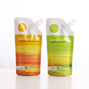 Sacchetto di imballaggio stampato personalizzato liquido resistente agli urti riutilizzabile Stand Up sacchetto con beccuccio per acqua vino cocktail birra