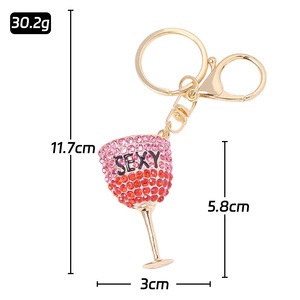 Llaveros <span class=keywords><strong>de</strong></span> moda con micro pavé <span class=keywords><strong>de</strong></span> circonita cúbica en forma <span class=keywords><strong>de</strong></span> copa <span class=keywords><strong>de</strong></span> vino, llaveros <span class=keywords><strong>de</strong></span> metal con letras <span class=keywords><strong>de</strong></span> diamantes <span class=keywords><strong>de</strong></span> imitación, accesorios colgantes. - Product Image 3