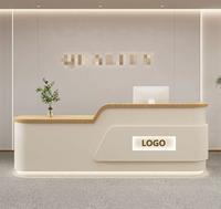 Comptoir de réception moderne rose pour hôtel, bureau, centre de beauté, hôpital, ou complexe hôtelier de station thermale