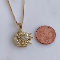 Dainty Hollow Out Sun Moon Collier en acier inoxydable plaqué or 18 carats Pave Zircon Olar Eclipse Collier Collier du système solaire