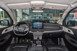 Camionnette d'occasion 2023 JMC Yuhu <span class=keywords><strong>7</strong></span> 2.0T Diesel Manuelle 2RM Confort Essieu Standard 6MT 5 Places pour l'Exportation - Product Image 3