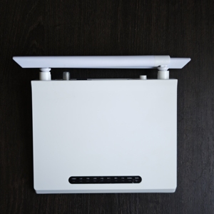 OEM รับผลิตตามสั่ง ZC-512WT XPON ONT อุปกรณ์เครือข่ายใยแก้วนำแสง 1 กิกะบิต 1 พอร์ต Fast Ethernet 1 พอร์ต POTS 1 พอร์ต CATV 2.4G WiFi FTTX อุปกรณ์โทรคมนาคมใยแก้วนำแสง - Product Image 1