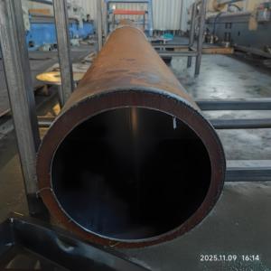 צינור פלדה מסגסוגת מלוטש באורך מותאם אישית, בעל תו תקן CE, צילינדר הידראולי להרמת משאית עפר, צינורות שמן/קידוח מלוטשים בקוטר פנימי של 0.4 מטר. - Product Image 3