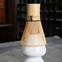 Fouet à matcha artisanal en bambou bio, personnalisé avec logo gravé, vente en gros