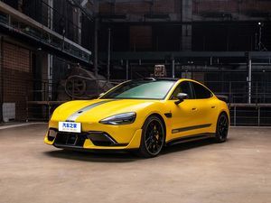 Xiaomi SU7 Ultra 2025 Fabricado en China, Pekín, Alto Rendimiento, 630 km de Autonomía, Coche Eléctrico Puro, Vehículos de Nueva Energía, ¡Venta Caliente! - Product Image 2