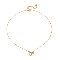 Collier pendentif en forme de fer à cheval porte-bonheur et papillon en émail coloré en acier inoxydable plaqué or 18 carats pour femmes, par J&D Jewelry
