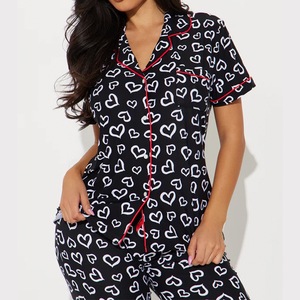 Pigiama da donna in fibra di bambù con stampa a cuori, maniche corte, abbottonatura frontale, per la <span class=keywords><strong>notte</strong></span> <span class=keywords><strong>e</strong></span> la casa - Product Image 1