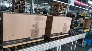 Aire acondicionado solar híbrido de 24000 BTU, tipo split de pared con inversor, panel solar de accionamiento directo para el hogar. - Product Image 3