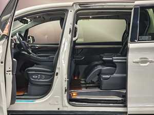 2021 Used GAC Trumpchi M8 Ultimate Edition 2.0T 252HP 8AT 7-Seater Luxury MPV <strong>Second</strong> <strong>Hand</strong> <strong>Car</strong> for Global Export - Product Image 5