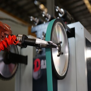 Equipo de Pulido y Rectificado Robótico Industrial Totalmente Automático de Última Generación con Componentes Centrales de Compensación de Posición de Rodamientos de Motor - Product Image 2