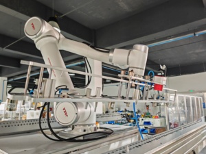 Robot Colaborativo JAKA C7 de 7 kg con Pinza OnRobot para Carga, Descarga, Apilamiento y Manipulación en Fábrica, Equipado con Motor PLC Core, 1 Año de Garantía - Product Image 2