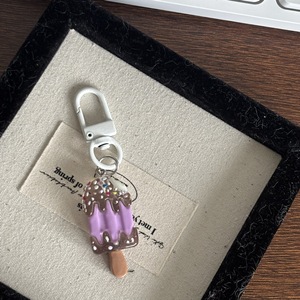 Porte-clés en acrylique mignons en forme de crème glacée, sucette glacée et bâtonnet de fraise, breloques dessert pour sacs à dos, cadeau pour filles - Product Image 6
