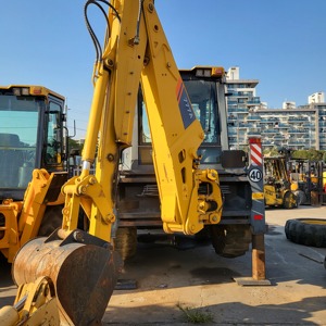 รถตักล้อยาง LIUGONG CLG777A ขับเคลื่อน 4 ล้อ 8.4 ตัน 74.5 กิโลวัตต์ เครื่องยนต์ Perkins ถังขนาด 1 ลูกบาศก์เมตร มาตรฐาน EPA Tier 3 เครื่องจักรก่อสร้าง รถขุดตัก - Product Image 4