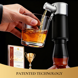Dispenser Elettrico Ricaricabile 1400mAh per Whisky, Pompa Aeratore Decanter Intelligente, Erogatore di Liquori e Vino - Product Image 1