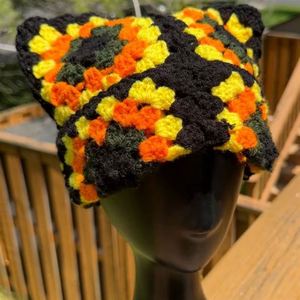 Gorros de Ganchillo Hechos a Mano al por Mayor, Gorro de Halloween Multicolor con Cuadrados Granny, Gorros Tejidos a Mano - Product Image 2