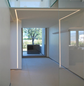 Profilo in alluminio da incasso a LED sotto la luce di striscia lineare dell'armadio per la luce del profilo del ripiano del bancone della vetrina dell'armadio - Product Image 6