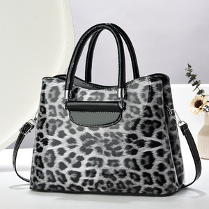 Borsa Tote in pelle di lusso con stampa leopardata di nuova moda da donna borsa da donna e Casual - Product Image 3