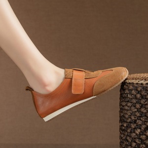 Nuevo estilo de zapatillas deportivas planas blancas para mujer A-Gan, zapatillas casuales sin cordones para mujer con correas ajustables - Product Image 6