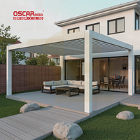 Pergola de luxe pour spa extérieur en aluminium, étanche, avec toit à volets et écran d'intimité