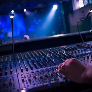 Mezclador de Audio Profesional de 12 Canales con Efectos DSP de 24 Bits y 32 DSP, Micrófono de Bajo Ruido, Consola de Grabación para Escenario en Vivo y Estudio - Product Image 4