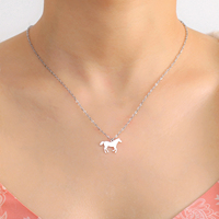 Collier pendentif cheval de course pour femmes boucles d'oreilles animaux minimalistes exquis bijoux en acier inoxydable cadeaux