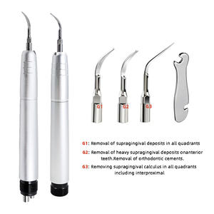Scalatore d'aria dentale manipolo ad alta frequenza pneumatico <span class=keywords><strong>Scaler</strong></span> 2/4 fori di calcolo <span class=keywords><strong>Scaler</strong></span> 3 punte 135 ℃ autoclavabile - Product Image 3