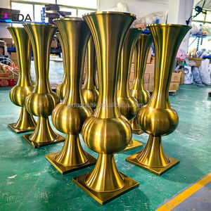 Centro de Mesa de Boda LEDA, Soporte de Flores Metálico Dorado en Forma de Jarrón, Decoración Elegante para Mesa de Boda, Gran Venta - Product Image 1