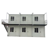 Maison modulaire préfabriquée à double étage, structure en acier, murs en panneaux sandwich, porte en acier, fenêtres coulissantes en PVC